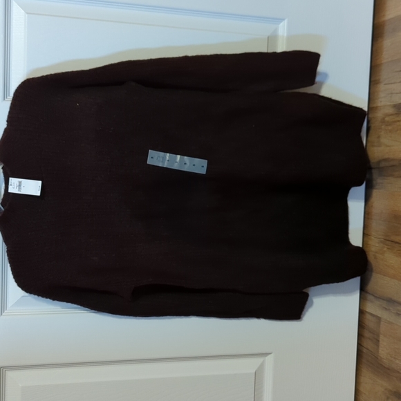Old Navy tunic sweater. - Picture 1 of 3